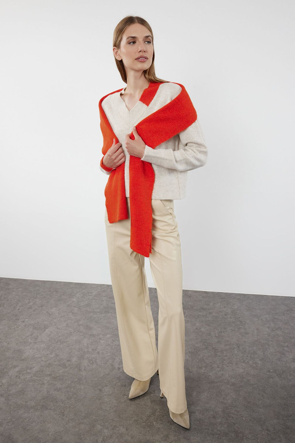 Bej Yumusak Dokulu Atk?l? Triko Kazak TWOAW25KZ00205