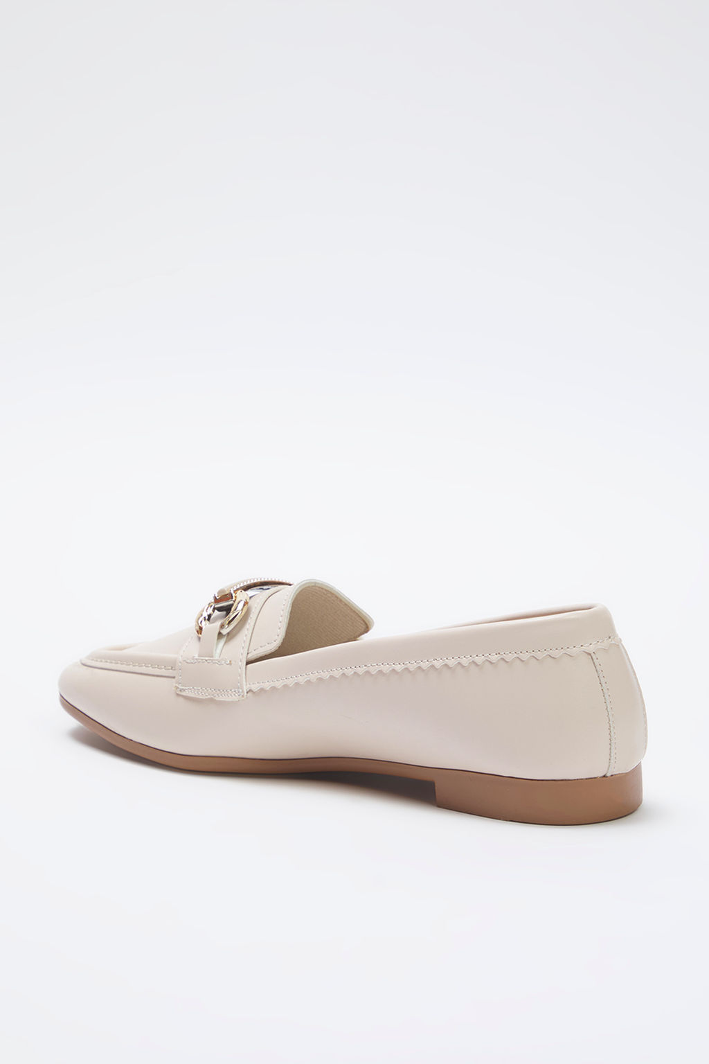 Trendyol Shoes Siyah Metal Aksesuar Detayl? Rugan Ekstra Rahat Kad?n Loafer Ayakkab? TAKSS25LA00015 - Trendyolmilla фото 6