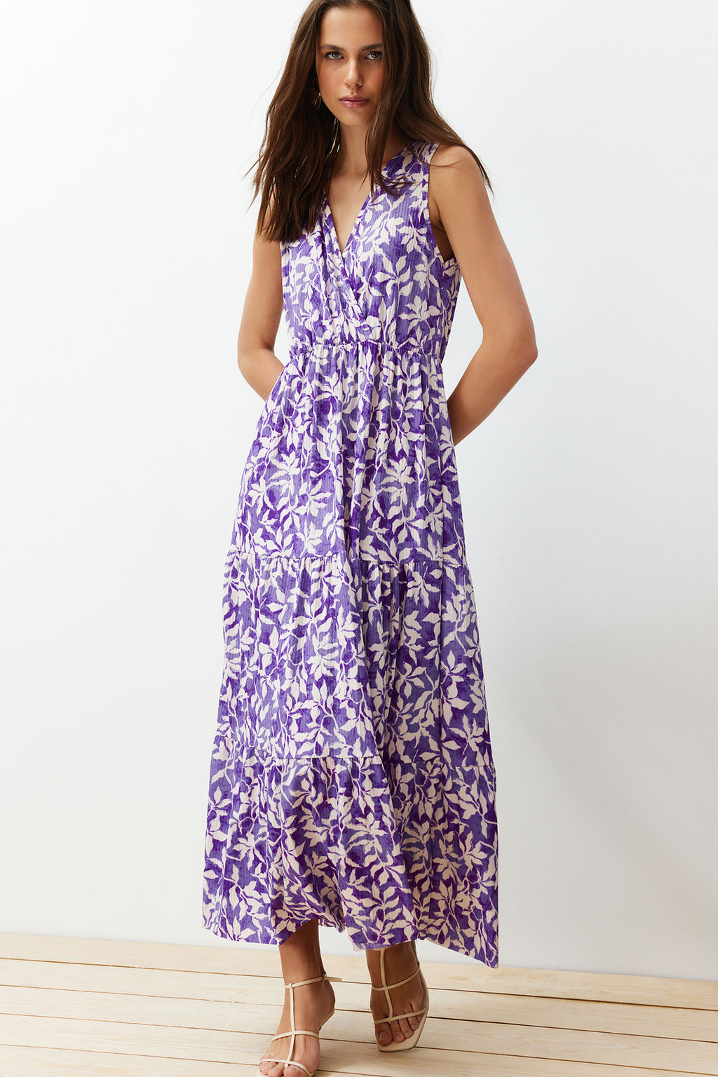 Koyu Mor Cicekli A-line V Yaka Kolsuz A-Line Polyester Kaskorse Maxi Elbise TWOSS22EL1588