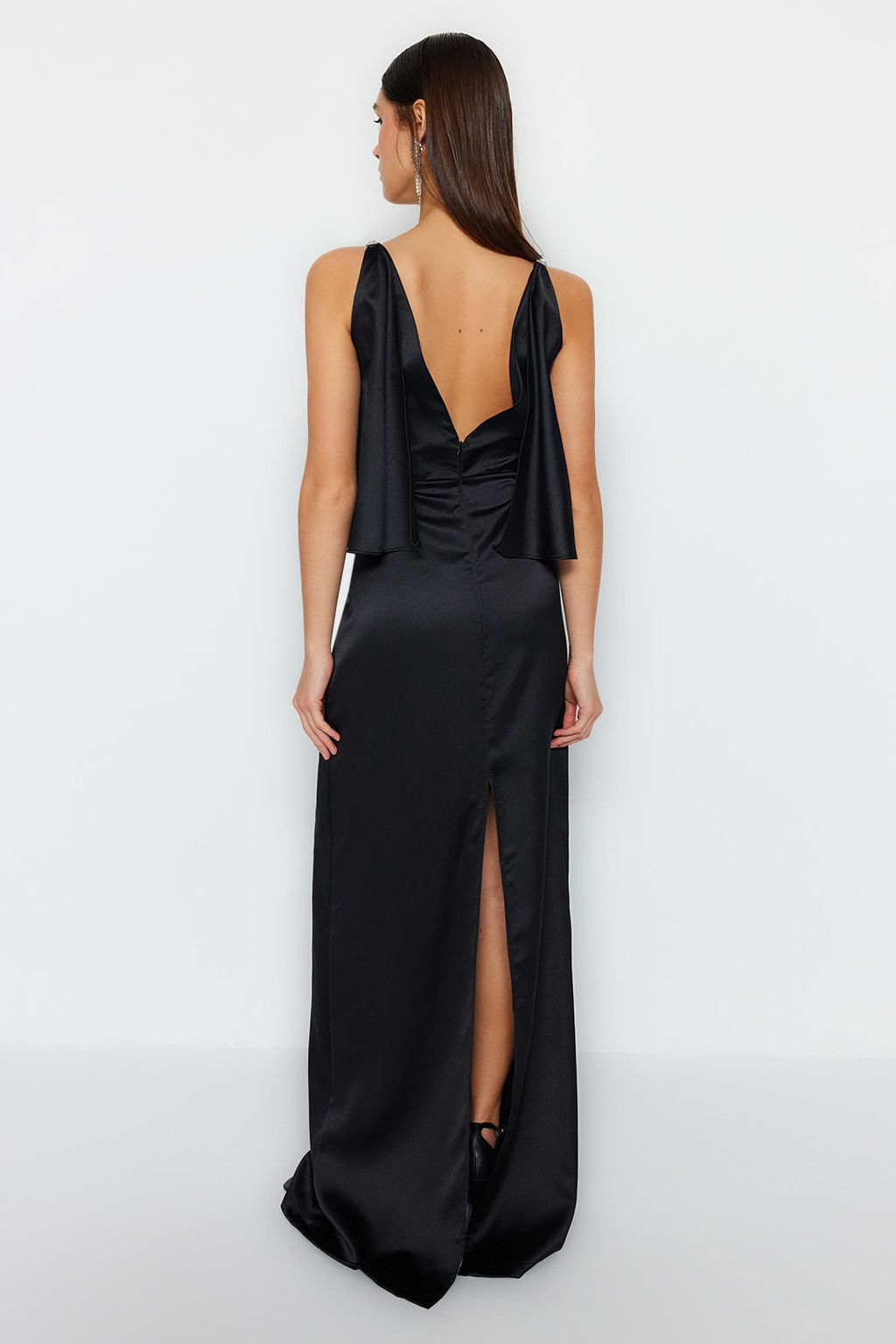 Siyah Tas Ask? Detayl? V Yaka Uzun Gece Abiye Elbise TPRSS23AE00220 - Trendyolmilla фото 7