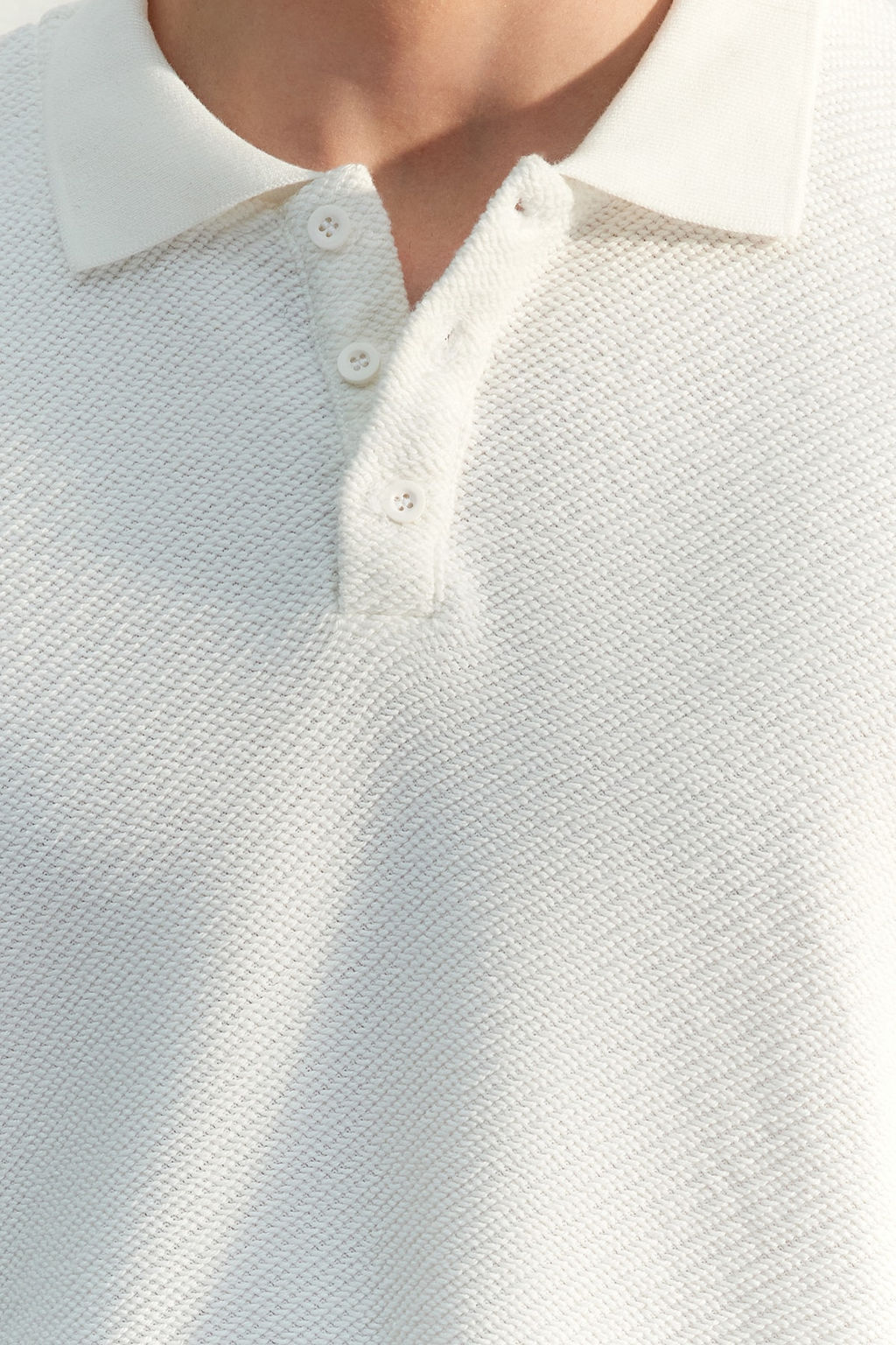 TRENDYOL MAN Beyaz Regular/Normal Kesim K?sa Kol Dokulu Dugmeli Polo Yaka T-shirt TMNSS23PO00018 - Trendyolmilla фото 12