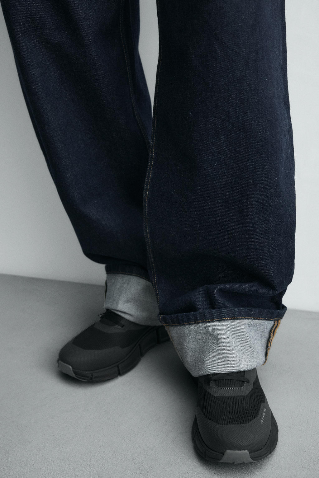 MONOCHROME TECHNICAL TRAINERS - Zara фото 3