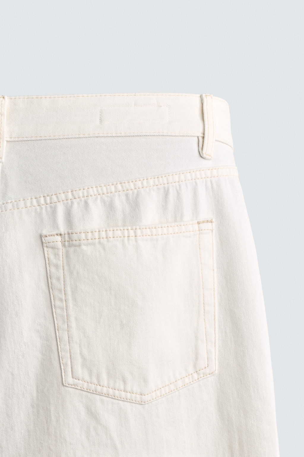 JEANS STRAIGHT FIT / Blanco roto