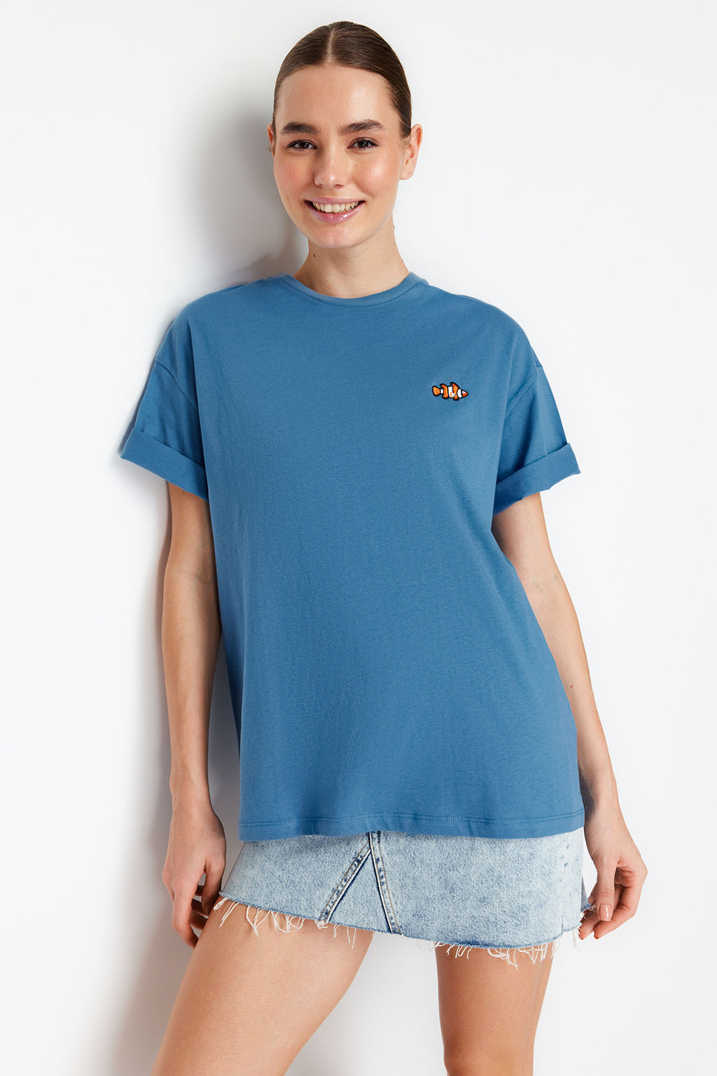 TRENDYOLMILLA Siyah %100 Pamuk Nak?sl? Oversize/Genis Kal?p Bisiklet Yaka Orme T-Shirt TWOSS24TS00102 фото 9