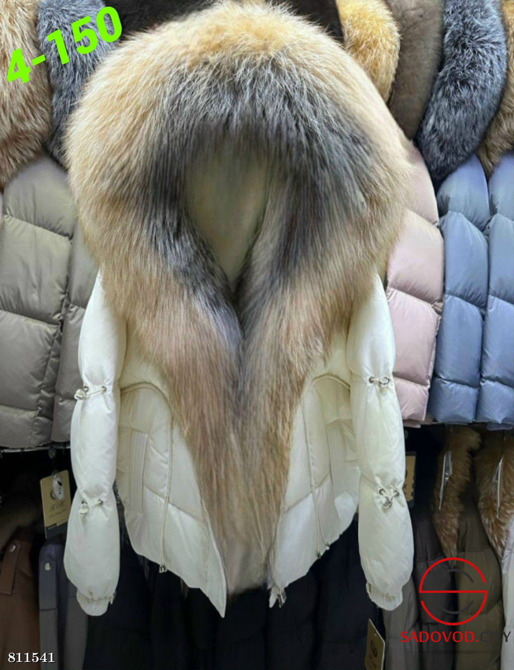 Пуховик с натуральным мехом песца, чернобурки и лисы - Bruno фото 3