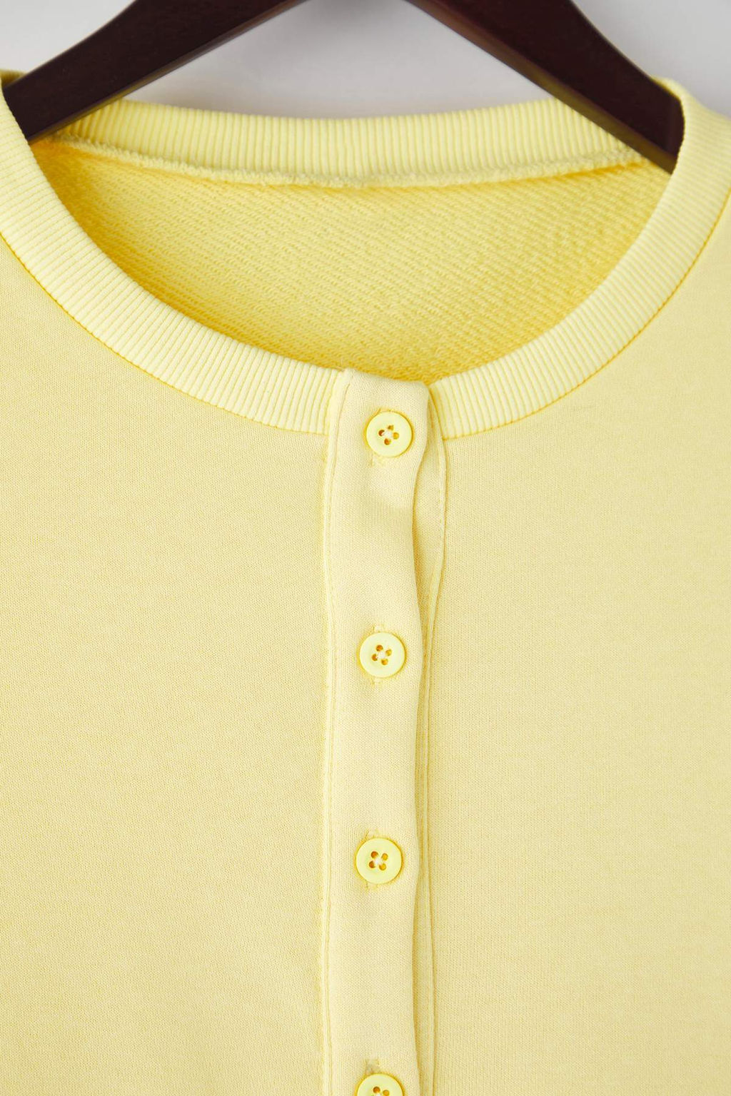 Teen Ac?k Sar? Dugmeli Regular/Normal Kal?p Orme Sweatshirt TWOAW26SW00162 - Trendyolmilla фото 2