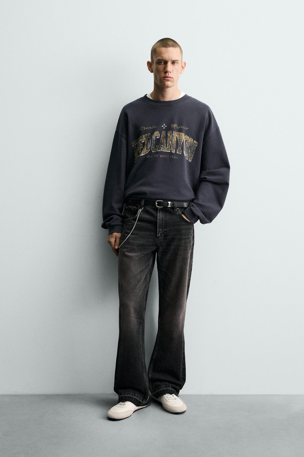 WASHED SWEATSHIRT WITH SLOGAN PRINT