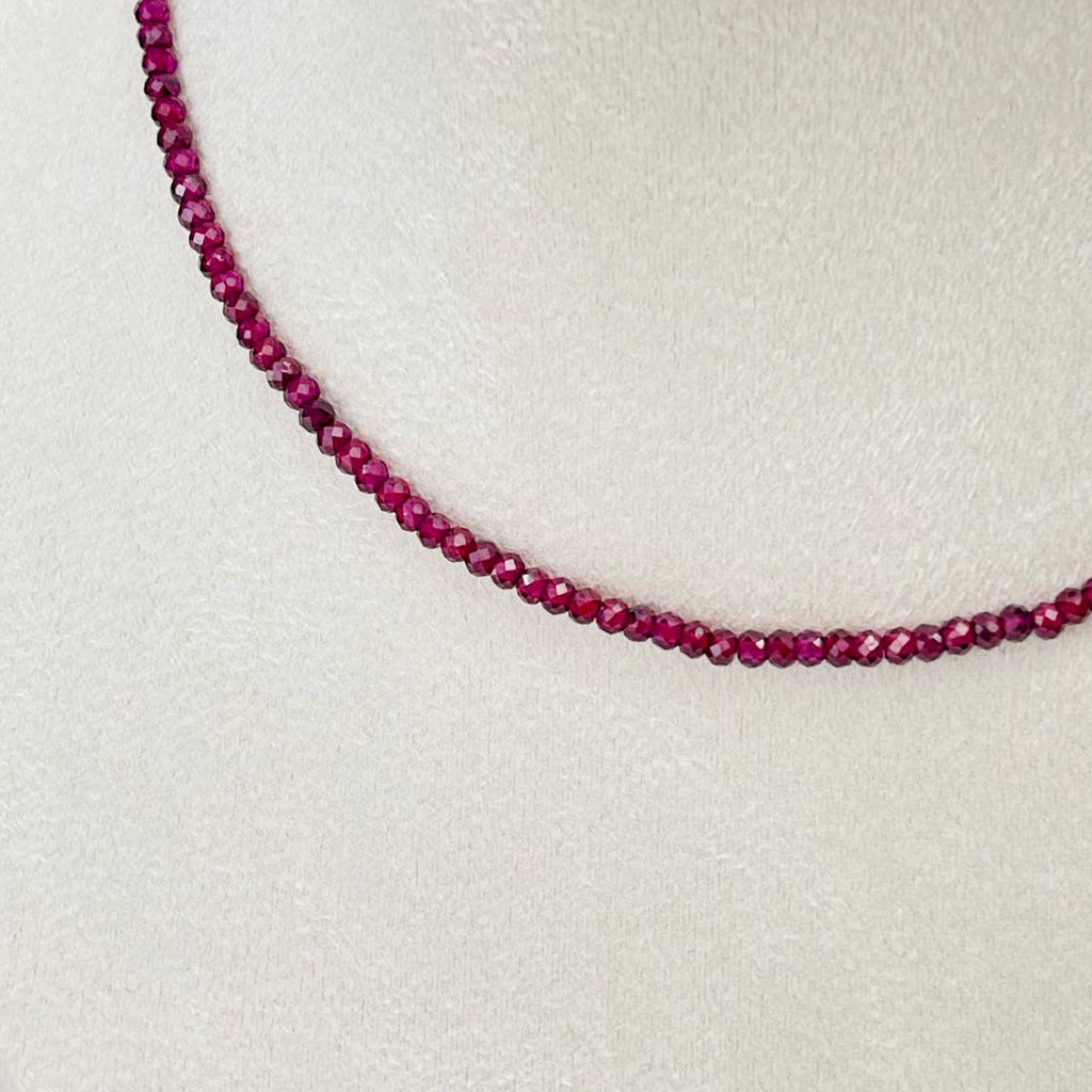 Колье из Граната (Альмандин)