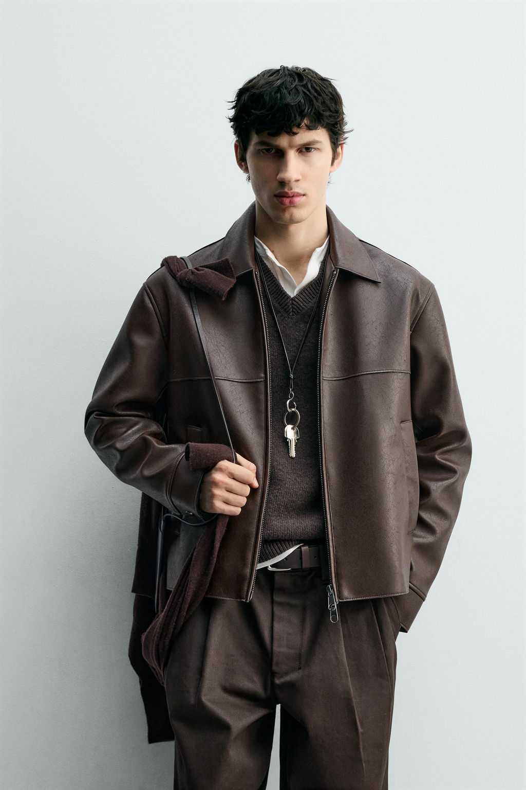 LEATHER EFFECT JACKET - Zara фото 2
