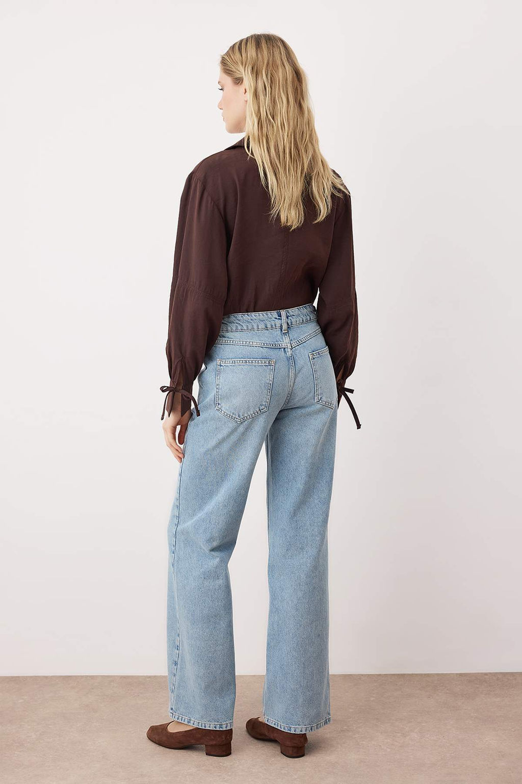 Mavi Dikis ve Cep Detayl? Dusuk Bel Wide Leg Jeans TWOAW26JE00206 - Trendyolmilla фото 4