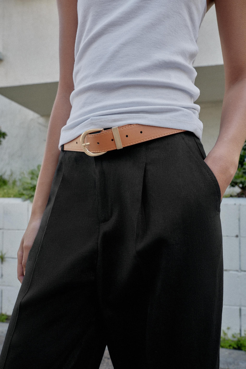 PANTAL?N CON LINO PINZAS CINTUR?N / Negro - Zara фото 6