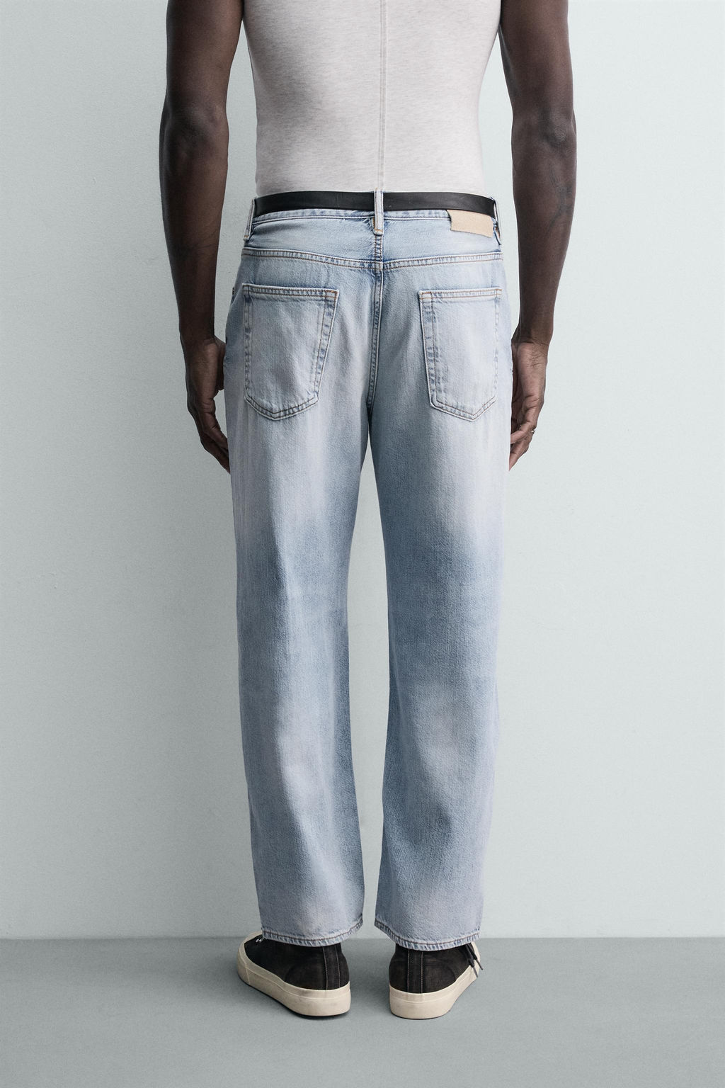 JEANS LIGEROS REGULAR FIT / Azul claro