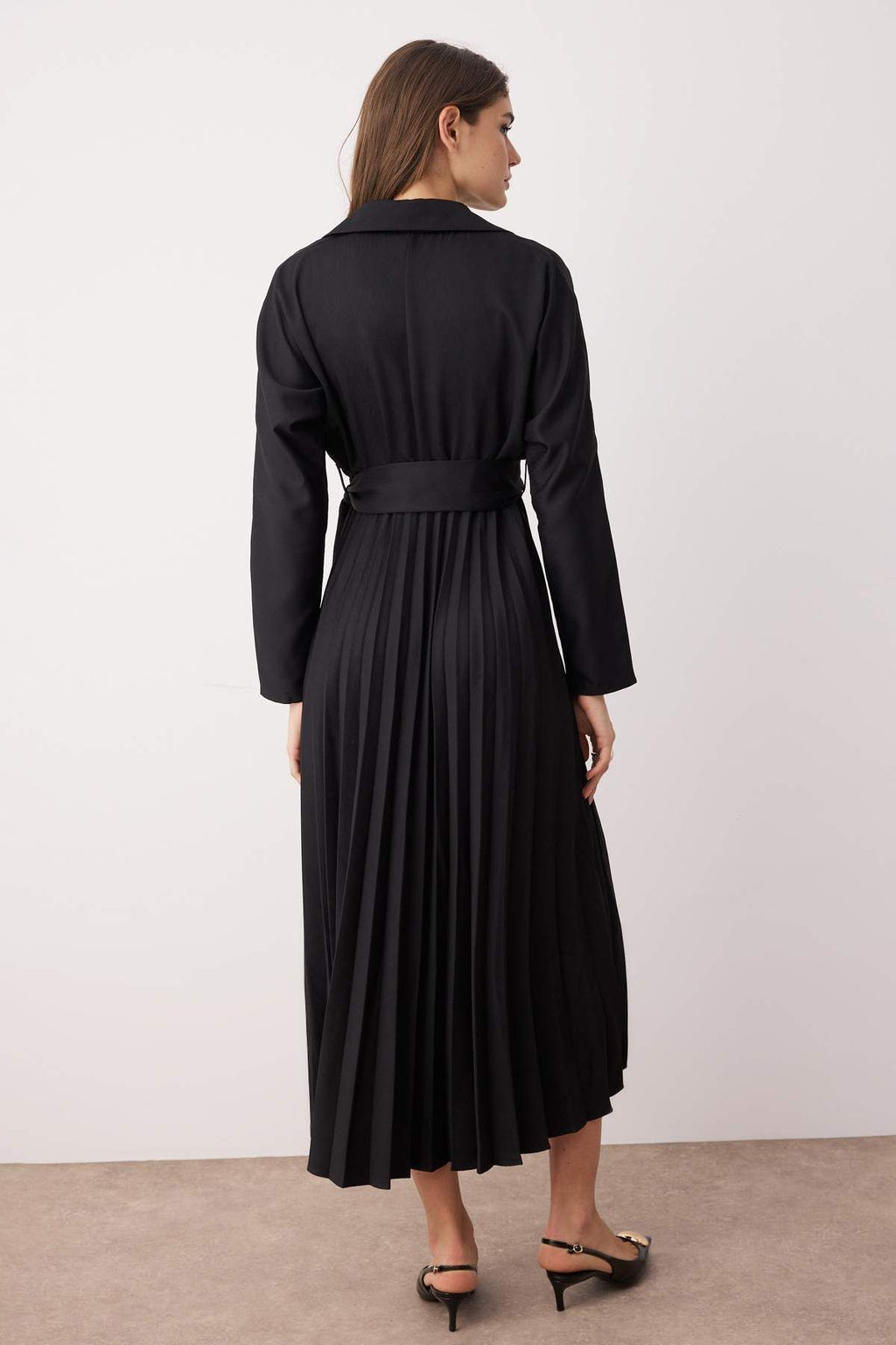 TRENDYOLMILLA Mavi Kusakl? Etegi Piliseli Kruvaze Yaka Maxi Dokuma Elbise TWOAW25EL00234  фото 4