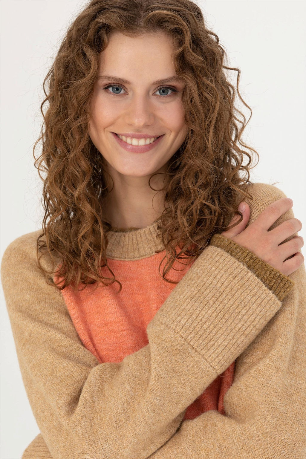 U. S. Polo Assn Женский свитер лососевого цвета с круглым вырезом - U.s. polo assn фото 2