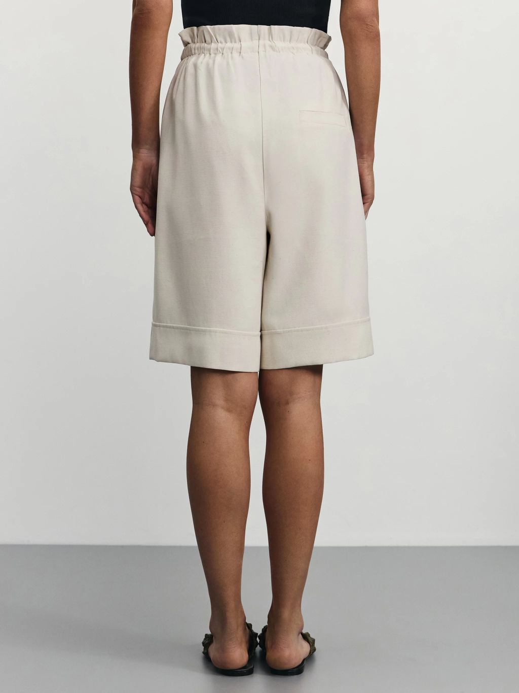 Удлиненные шорты из вискозы на завязках / Zarina  фото 5