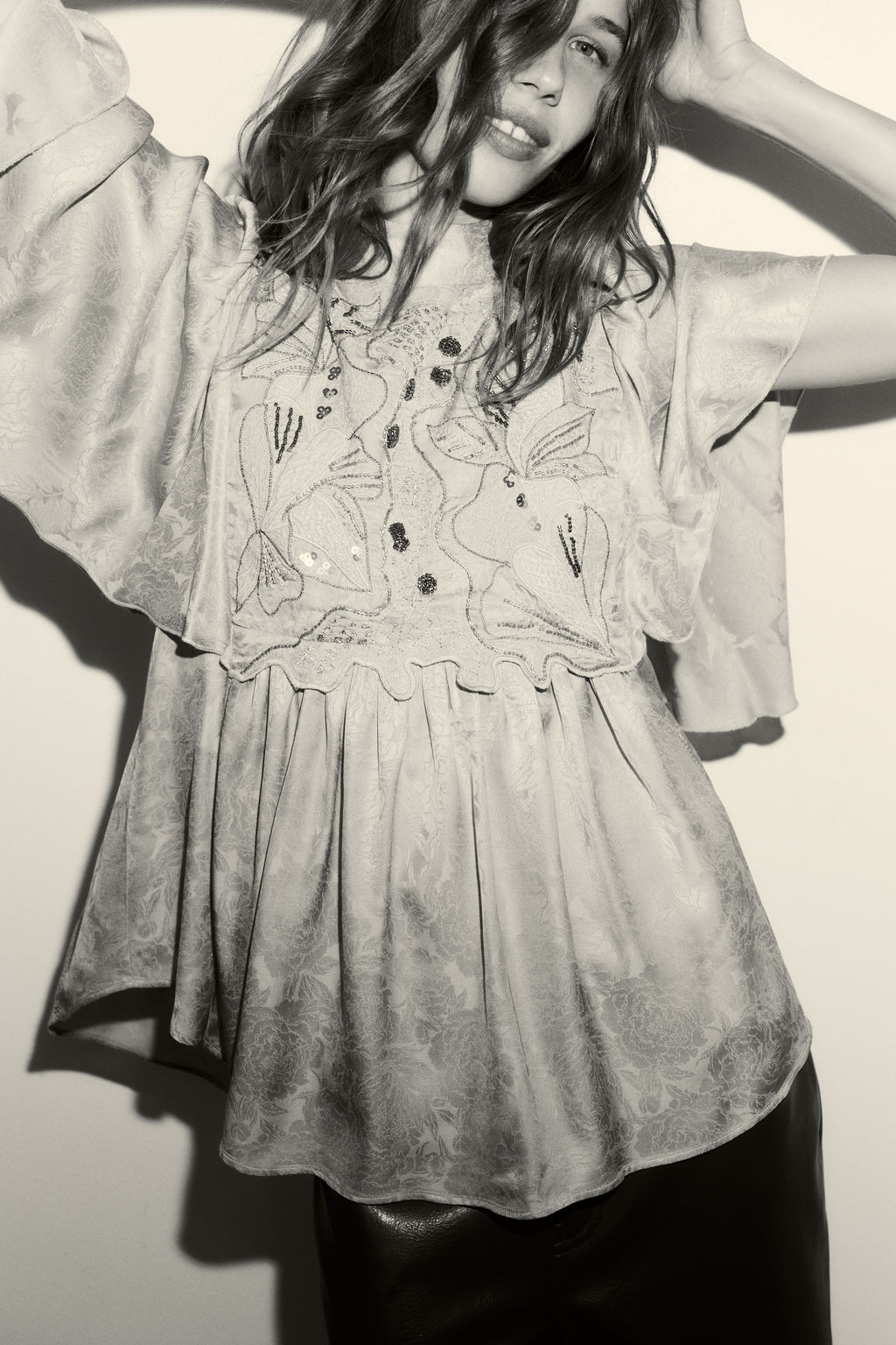 Blusa de jacquard con detalles bordados - H&m фото 5