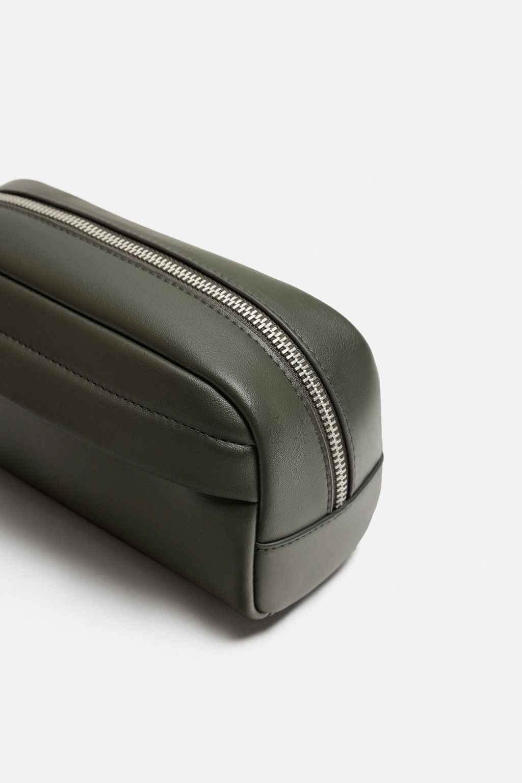 PLAIN TOILETRY BAG - Zara фото 3