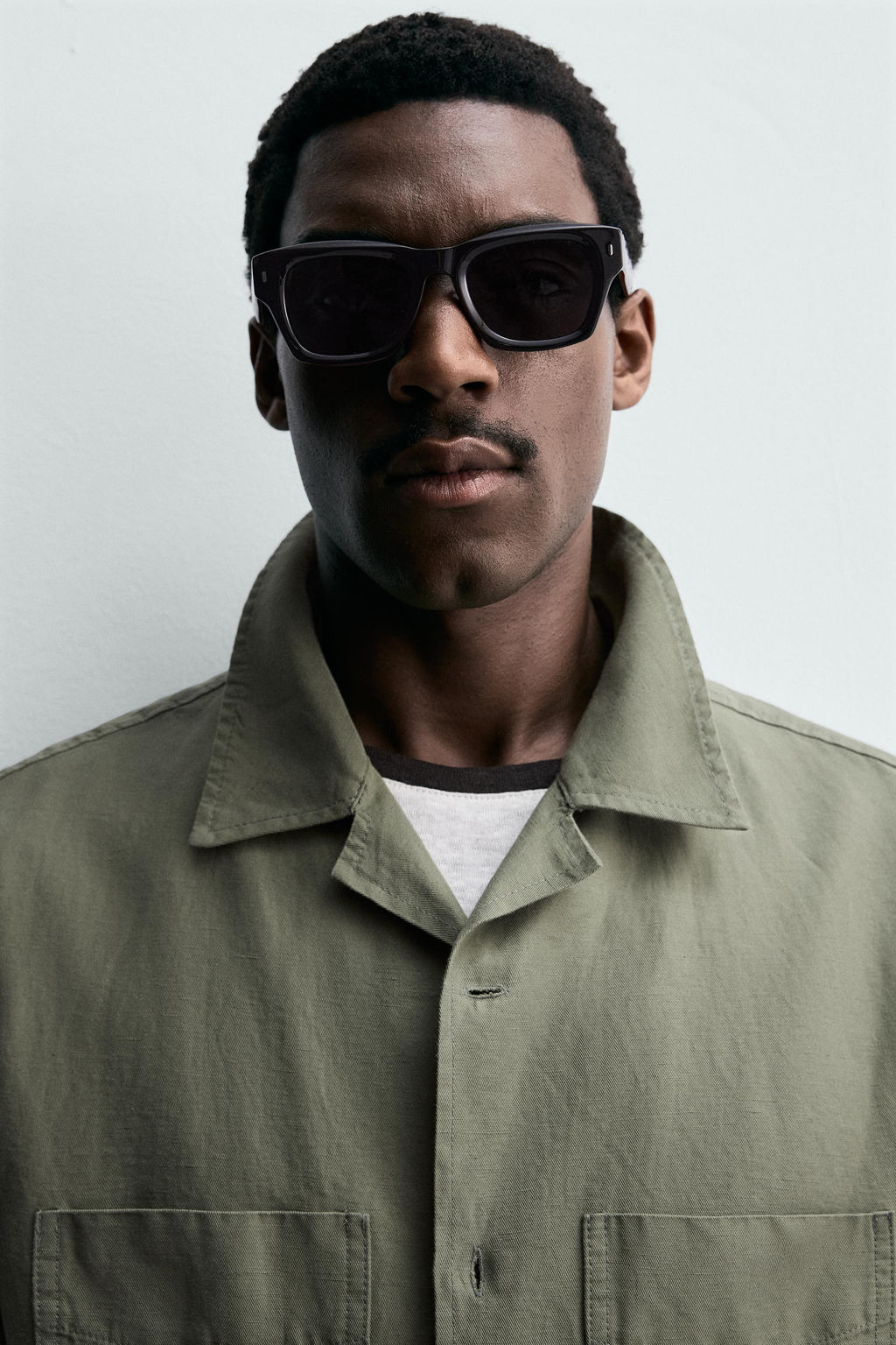 SOBRECAMISA RELAXED FIT CON LINO / verde lavado - Zara фото 5