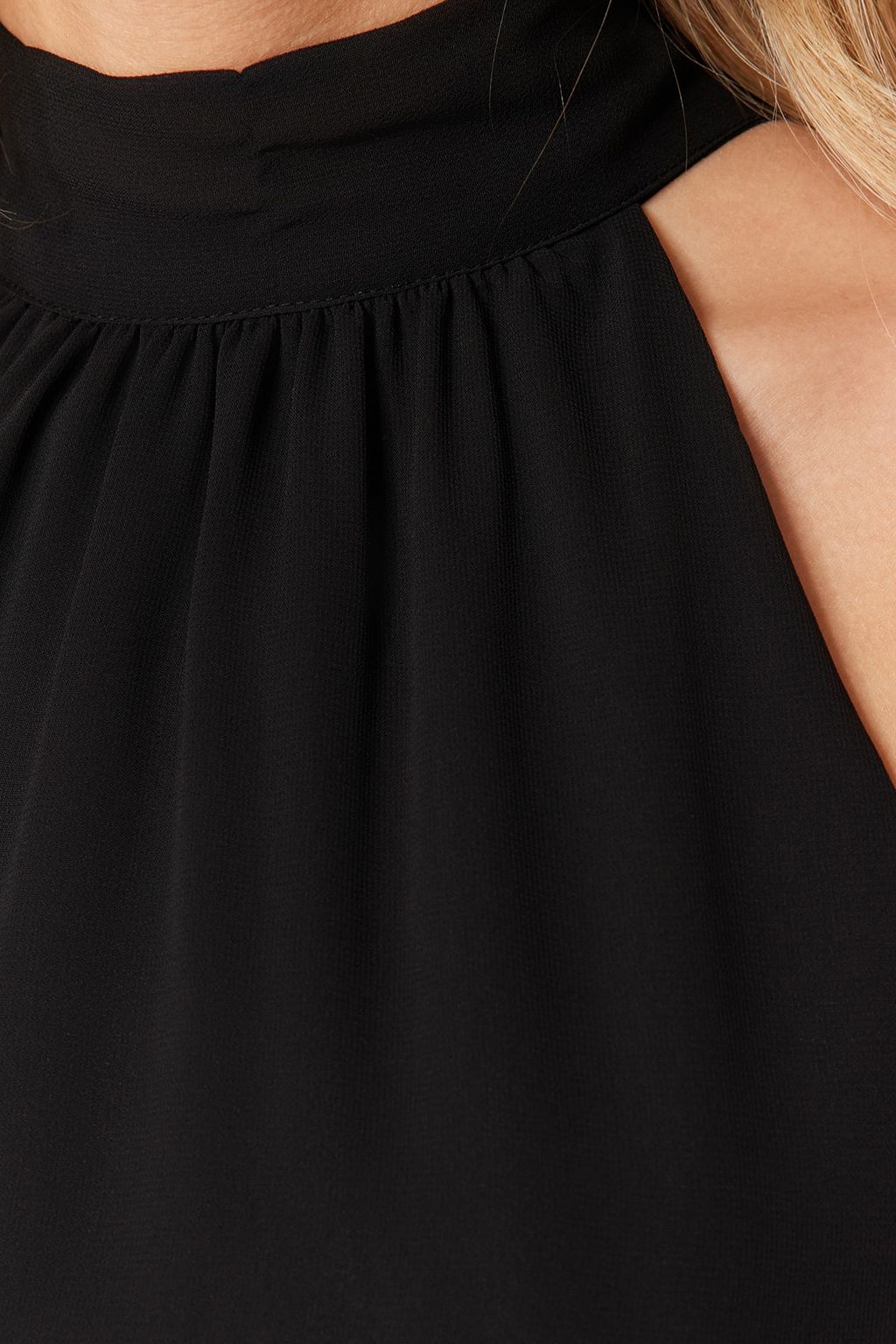 TRENDYOLMILLA Murdum Duz Kesim Halter Yaka Mini Sifon Astarl? Dokuma Elbise TWOSS23EL01059  фото 14