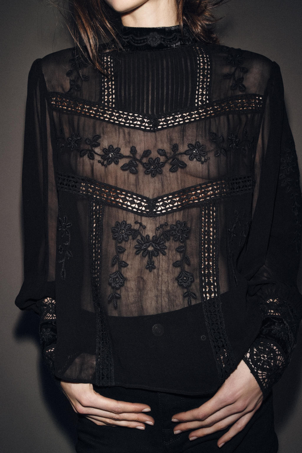 ZW COLLECTION VELVET LACE BLOUSE
