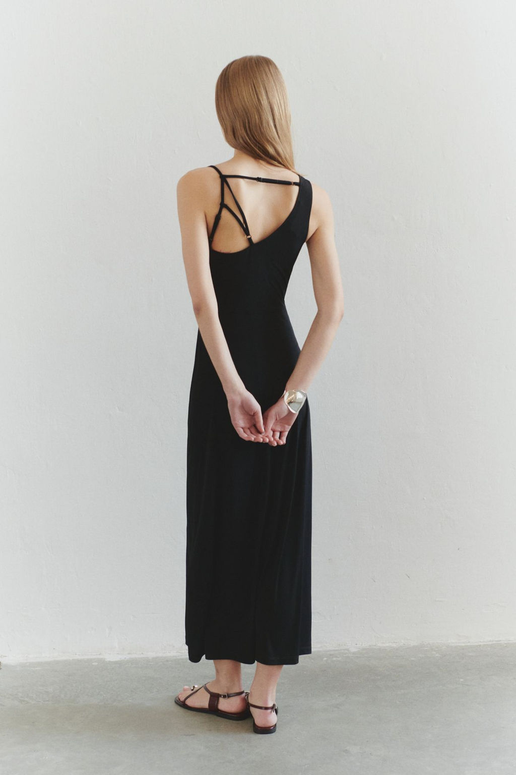 TRENDYOLMILLA Limited Edition Siyah S?rt Detayl? Bodycon Esnek Orme Elbise TWOSS25EL00509  фото 2