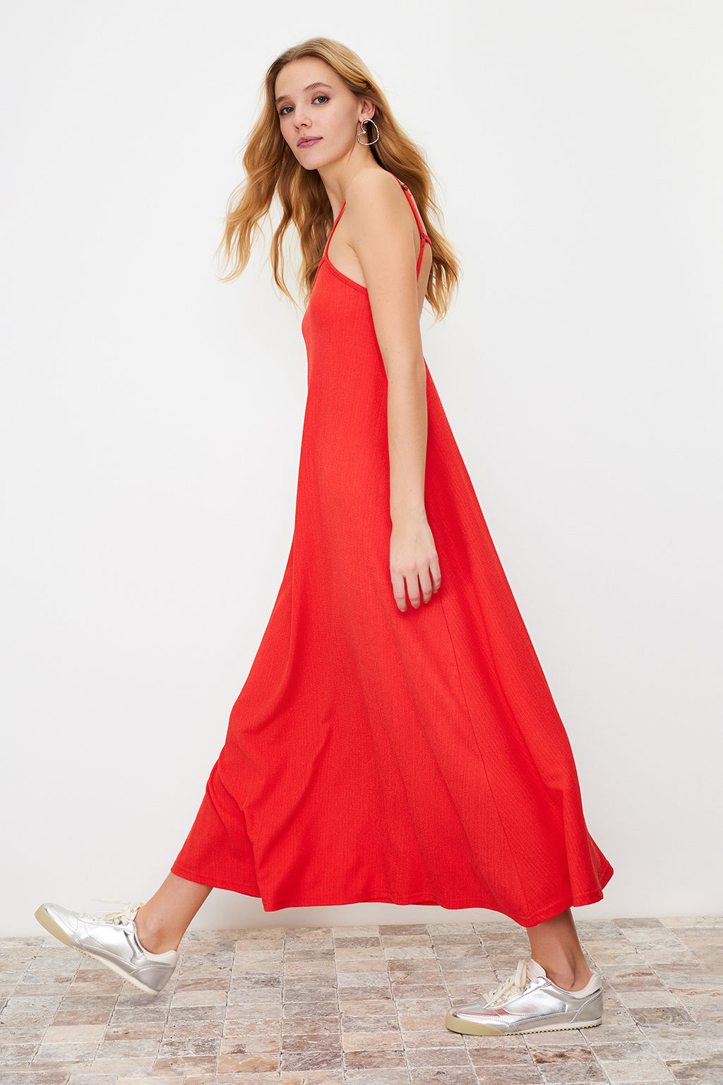 K?rm?z? Ayarlanabilir Ask?l? Kare Yaka A-Line Burumcuk/Dokulu Orme Maxi Elbise TWOSS24EL00060