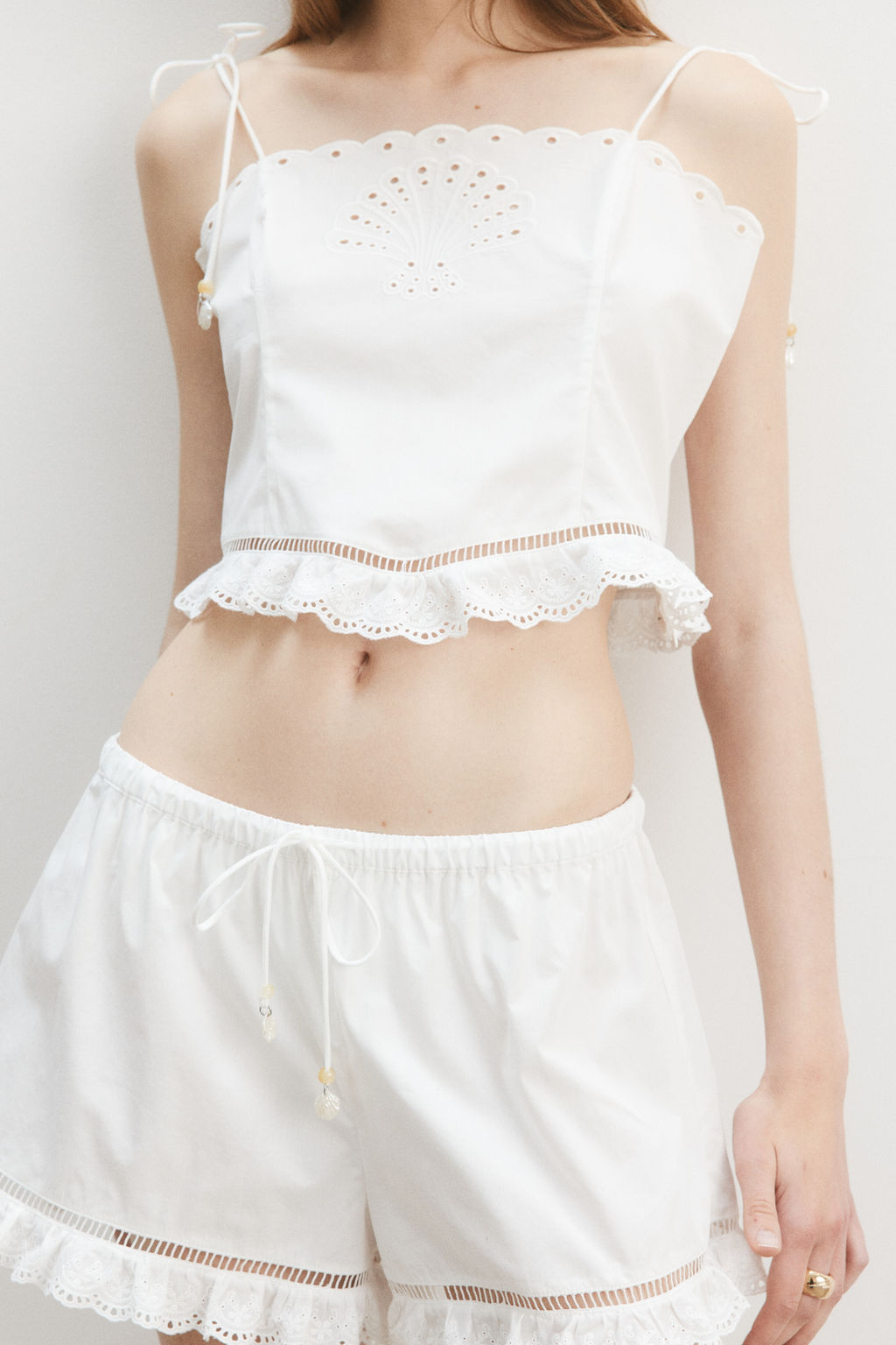 Top con bordado ingl?s y tirantes de lazo - H&m фото 4