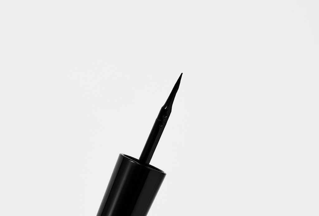 DEBORAH Подводка для век жидкая водостойкая Eyeliner 24ore тон черный, 2.9г  фото 5