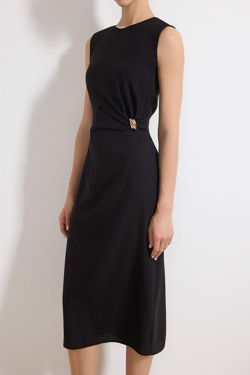 Siyah Vucudu Saran Aksesuarl? Midi Dokuma Elbise TWOSS25EL00204