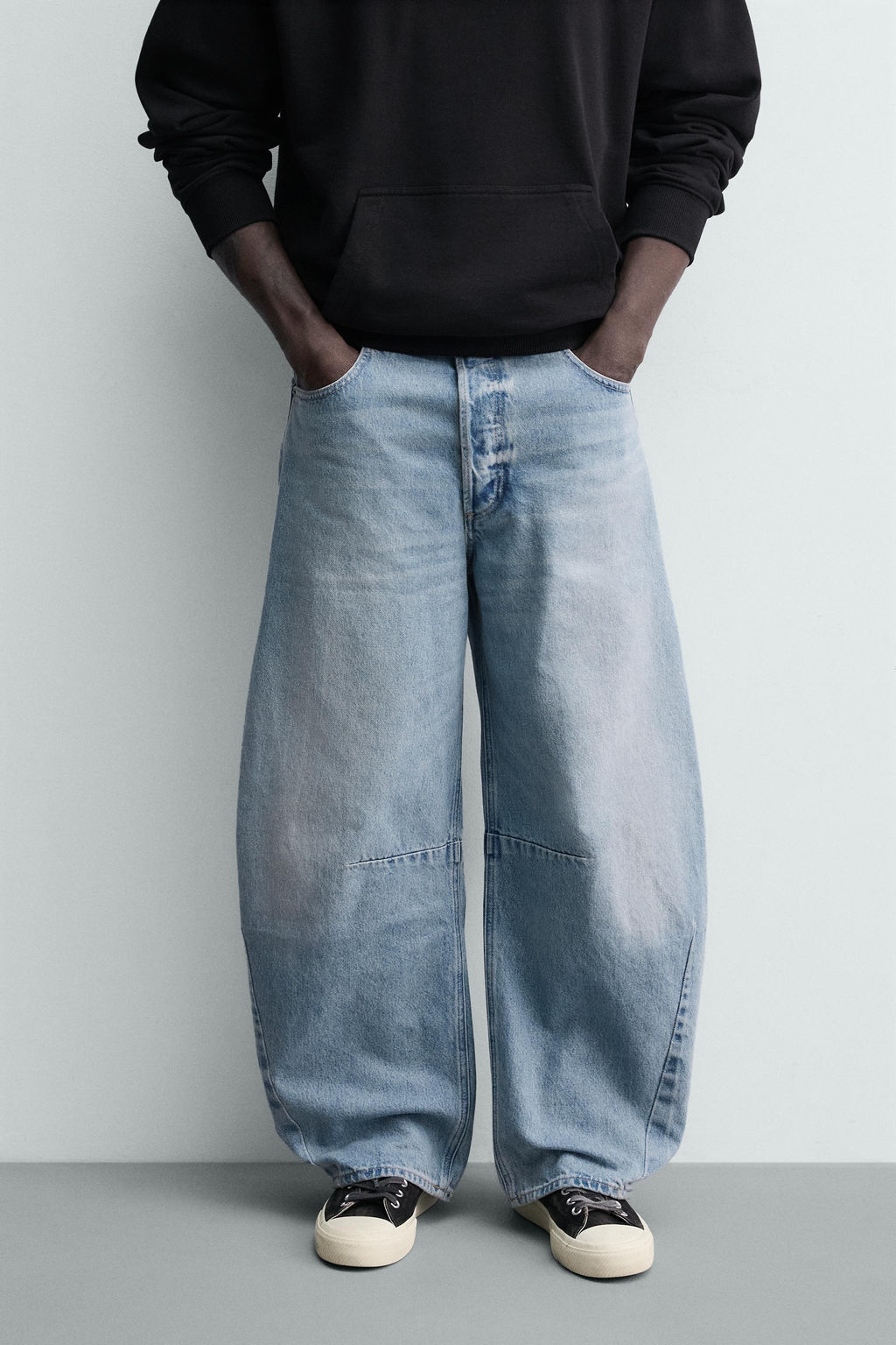 JEANS RELAXED BARREL FIT PINZAS / Azul claro - Zara фото 2