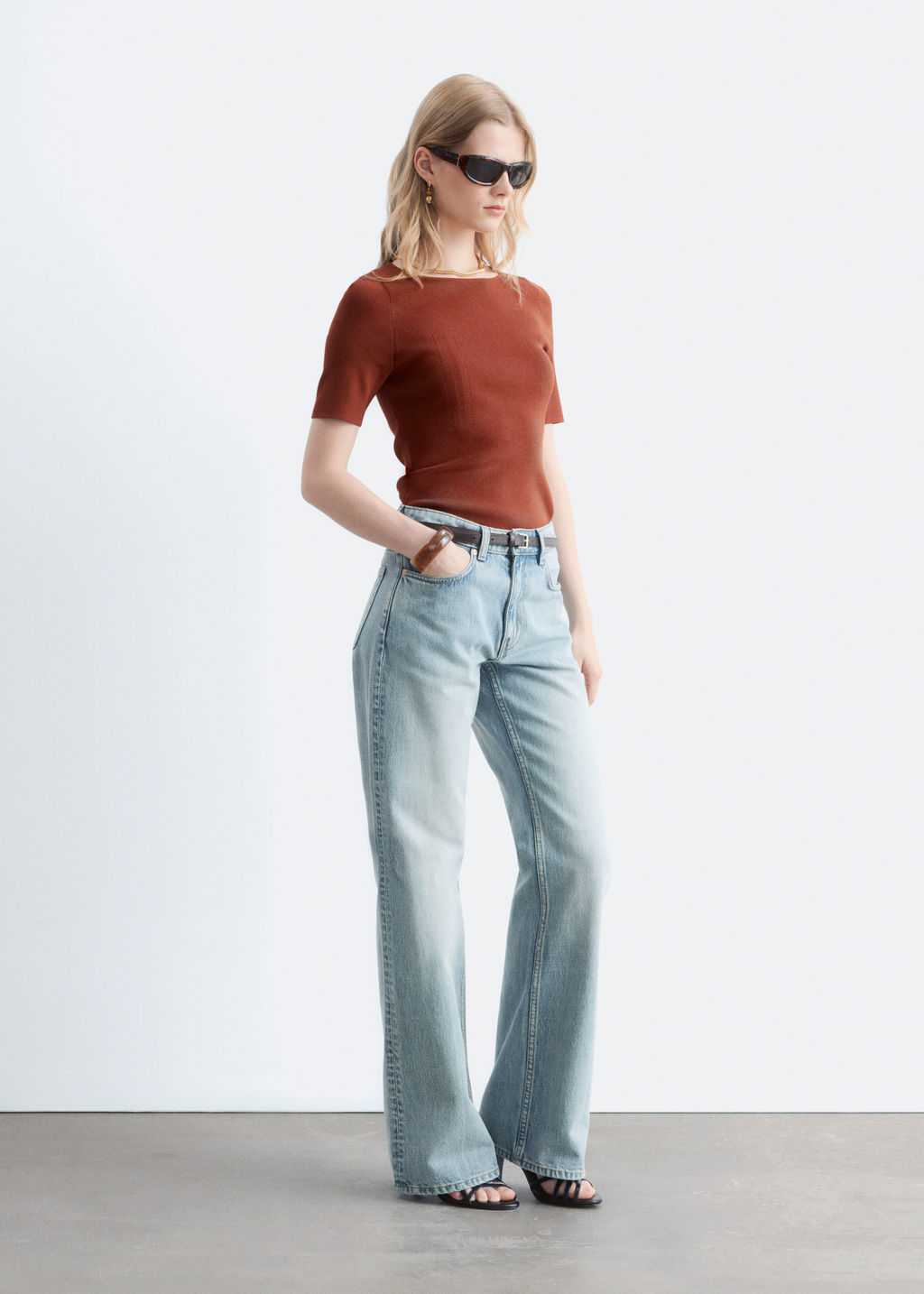 Vaqueros de talle medio y corte bootcut - H&m фото 3