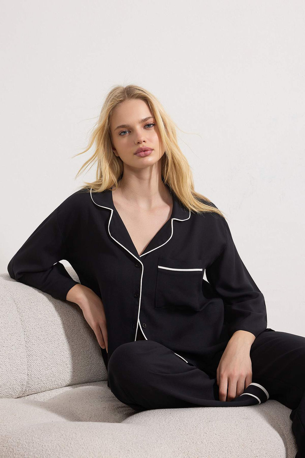 Siyah Biyeli Viskon Dokuma Pijama Tak?m? THMAW21PT0292