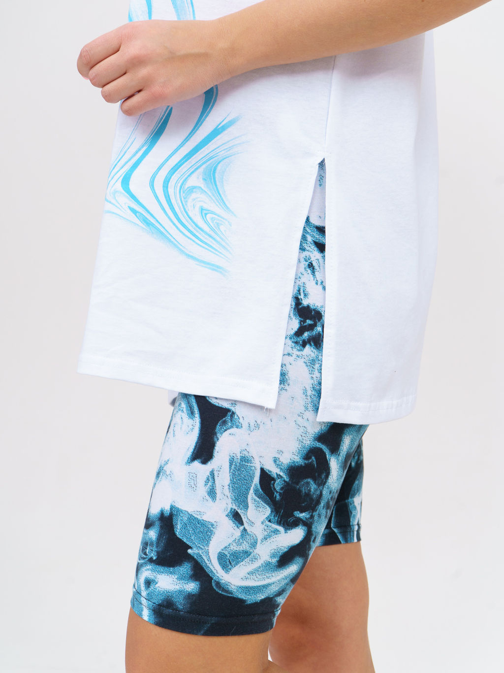 910 Костюм "белый/голубой"