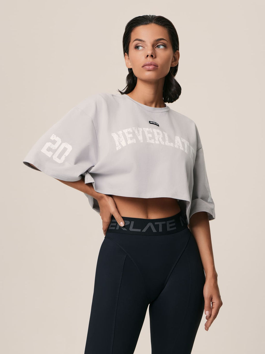 Укороченная футболка оверсайз