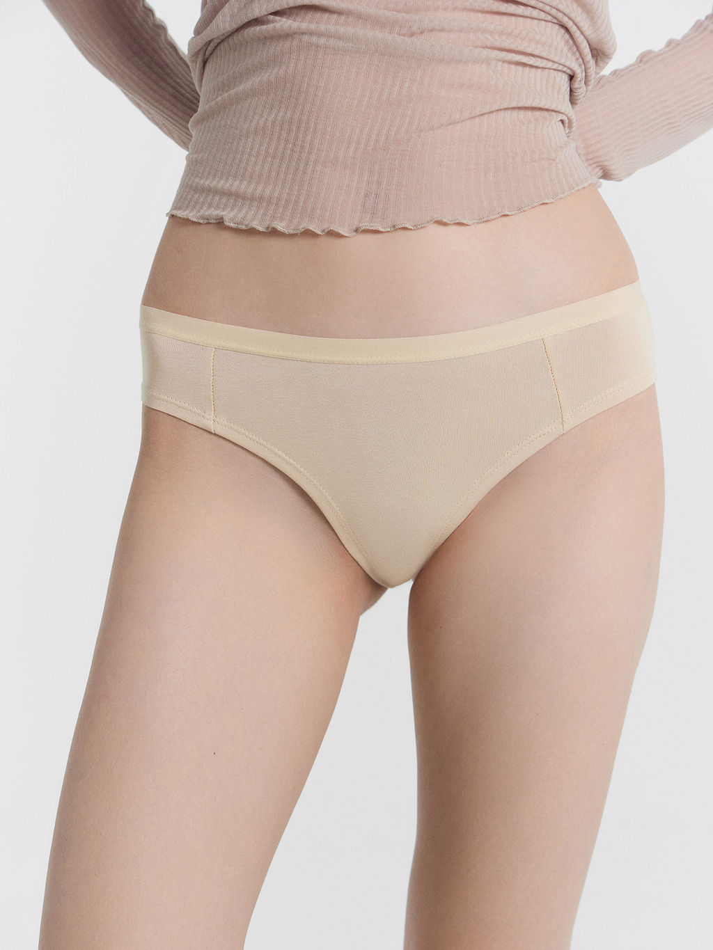 Цена за 2 штуки! Трусы женские слипы в бежевом цвете