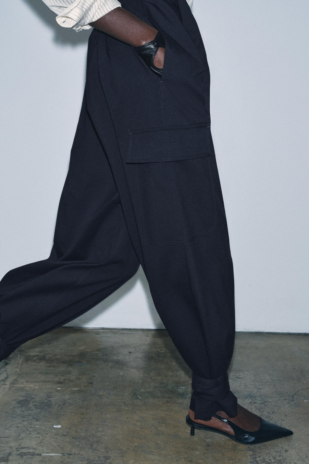 ZW COLLECTION LIMITED EDITION CARGO TROUSERS WITH PLEATS - Zara фото 4