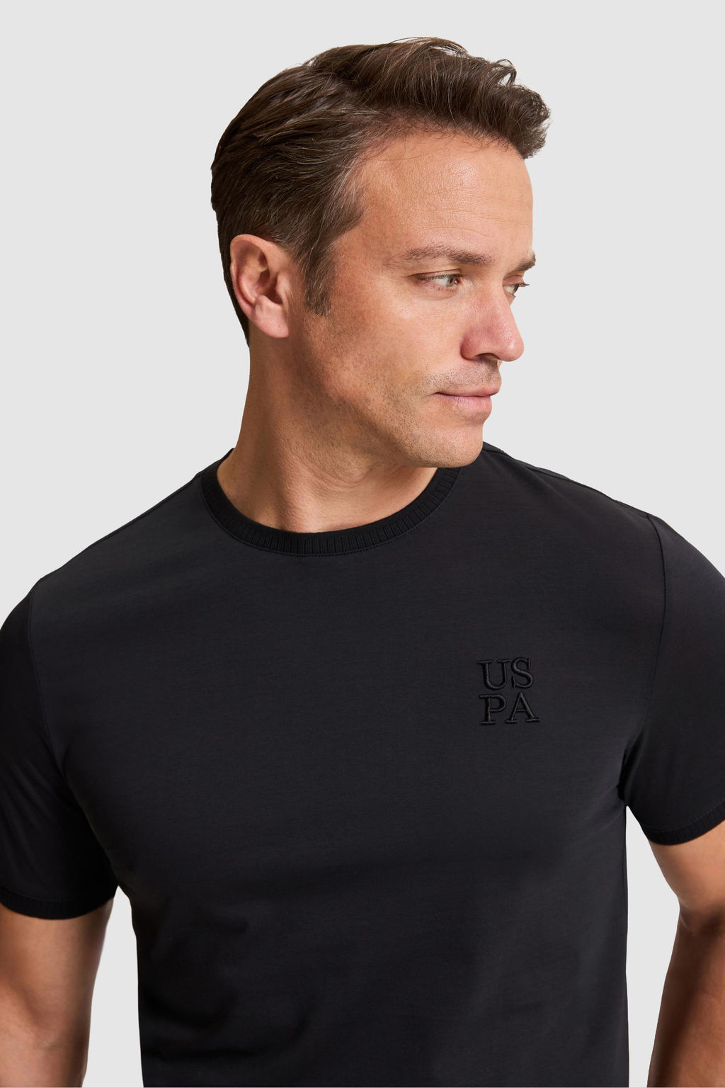 Erkek Siyah Regular Fit Bisiklet Yaka Ti__rt