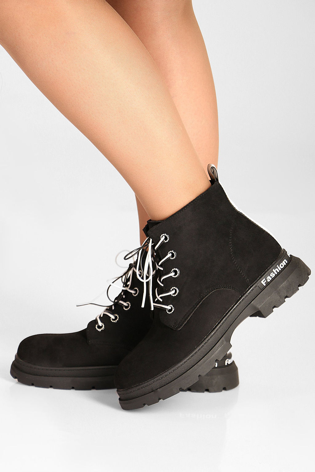 Ботинки из искусственной замши