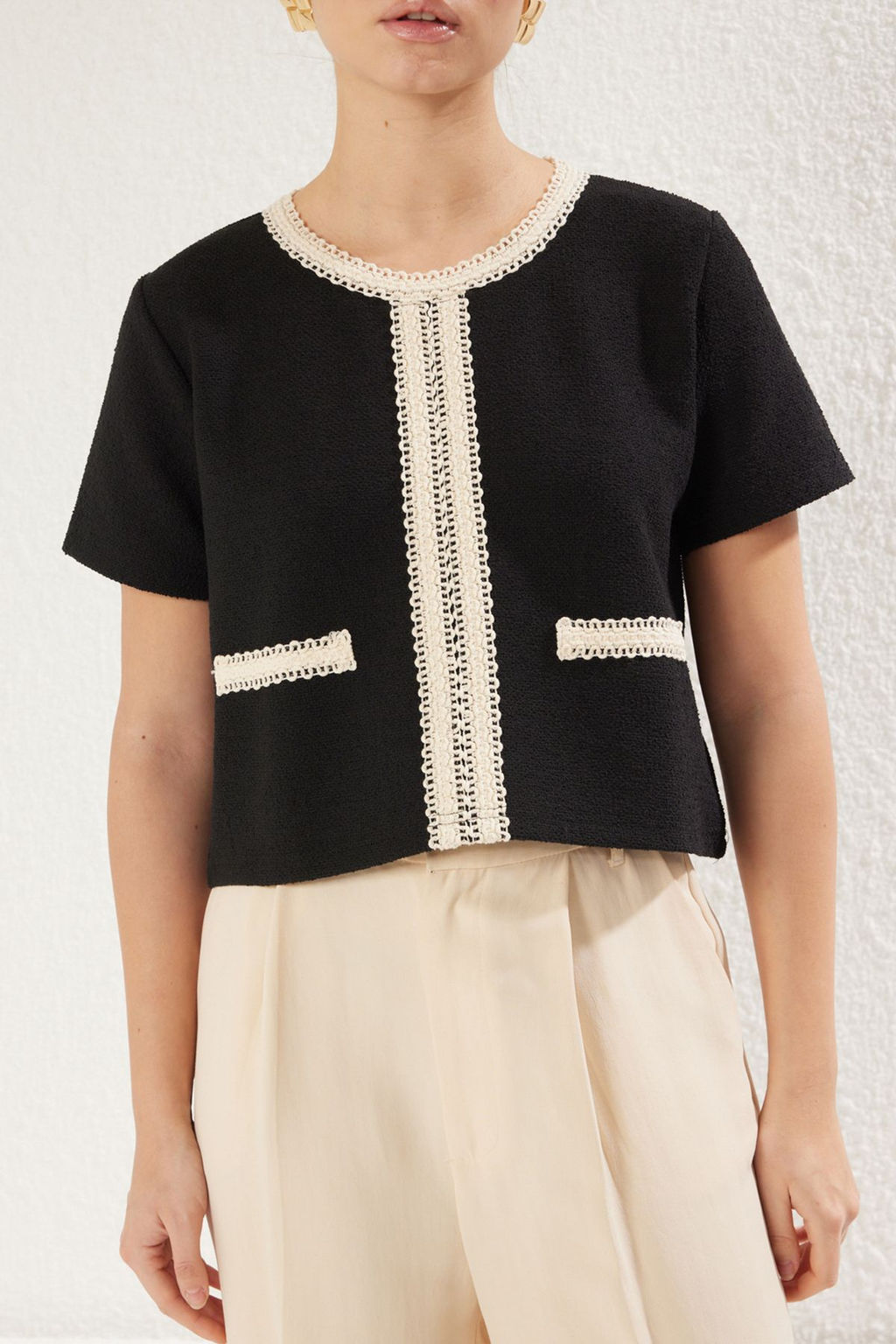 Trendyolmilla Siyah Renk Bloklu Crop Regular/Normal Kal?p Tuvit Orme Bluz TWOSS25BZ00018