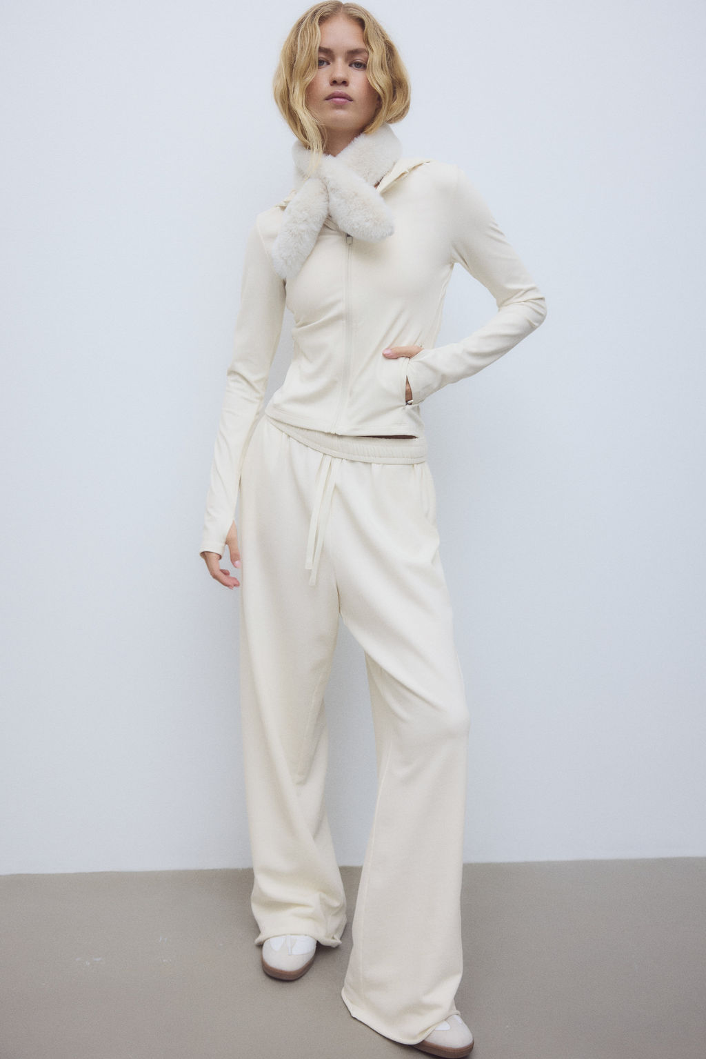 Chaqueta de deporte SoftMove con capucha - H&m фото 9