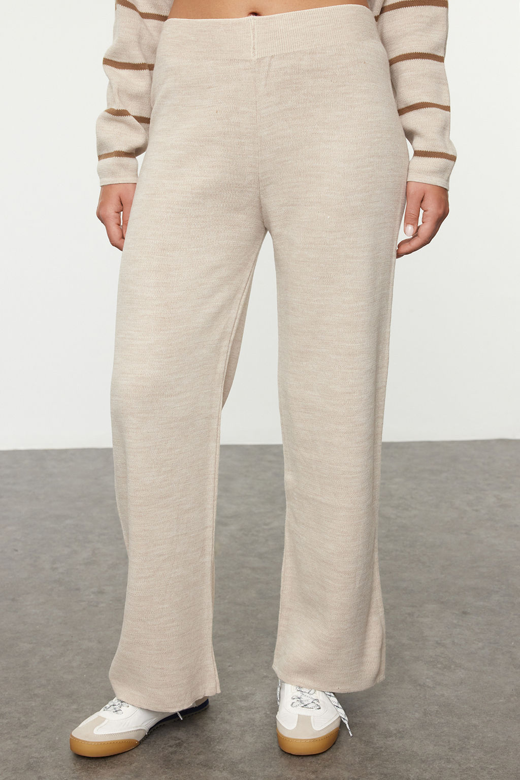 Bej Genis Kal?p Fermuarl? Triko Alt-Ust Tak?m TWOAW24AU00025