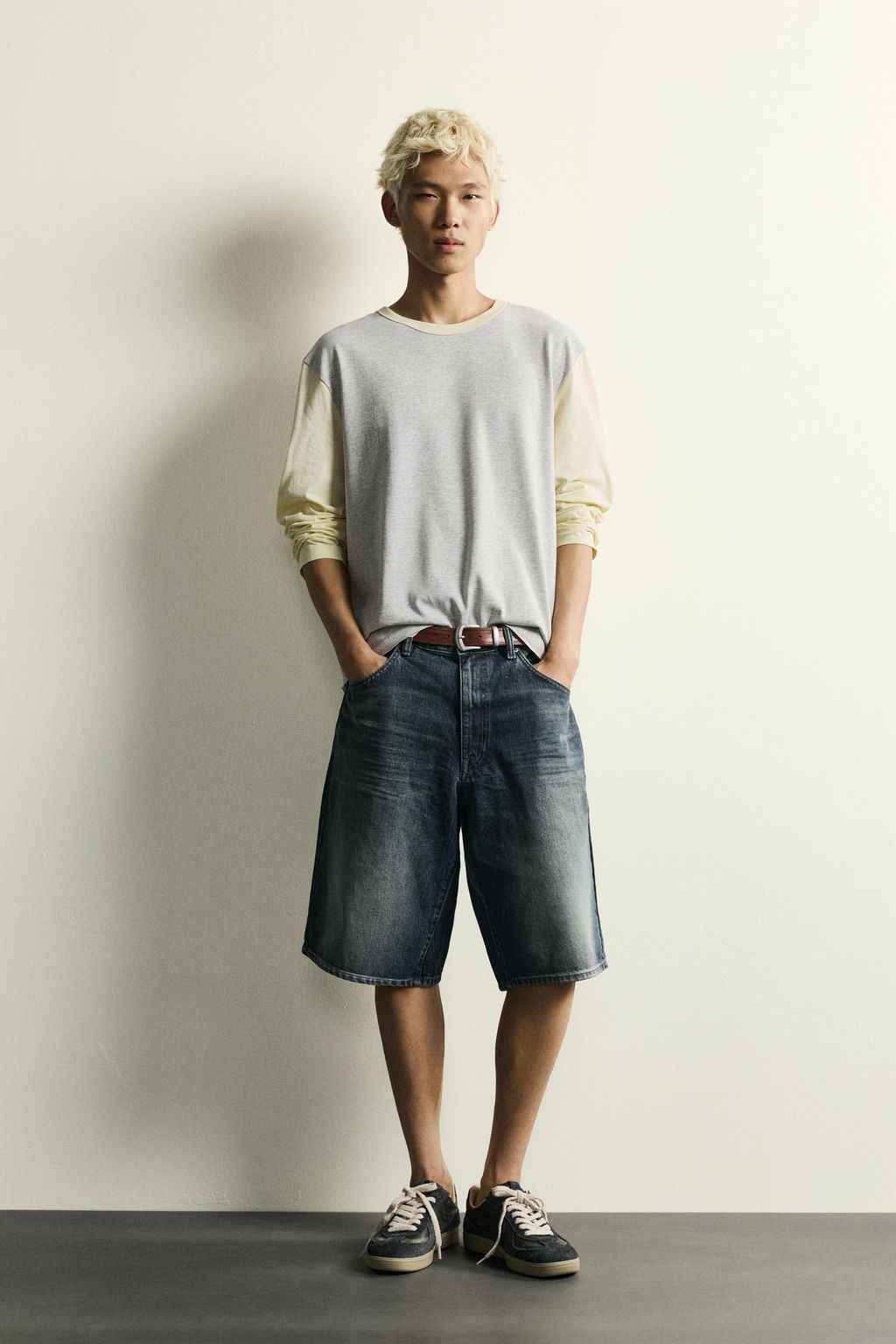 BERMUDA DENIM BAGGY FIT COMBINADO CUERO / Azul