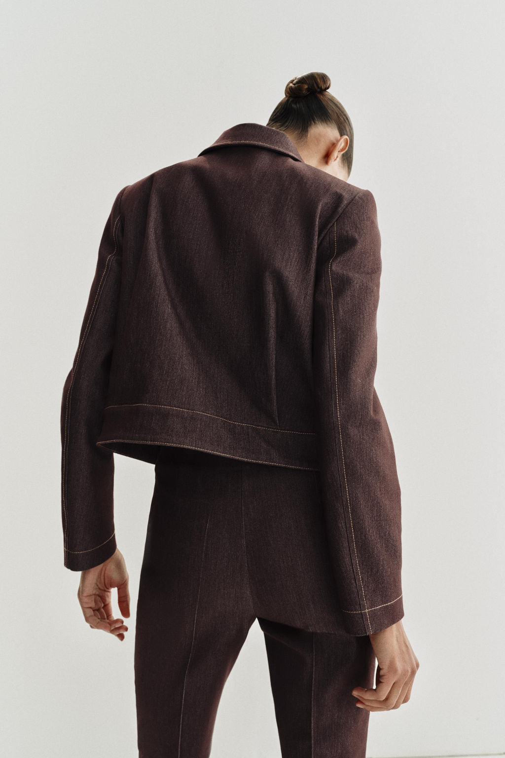 CHAQUETA CORTA BOLSILLOS SOLAPA / Marr?n - Zara фото 5
