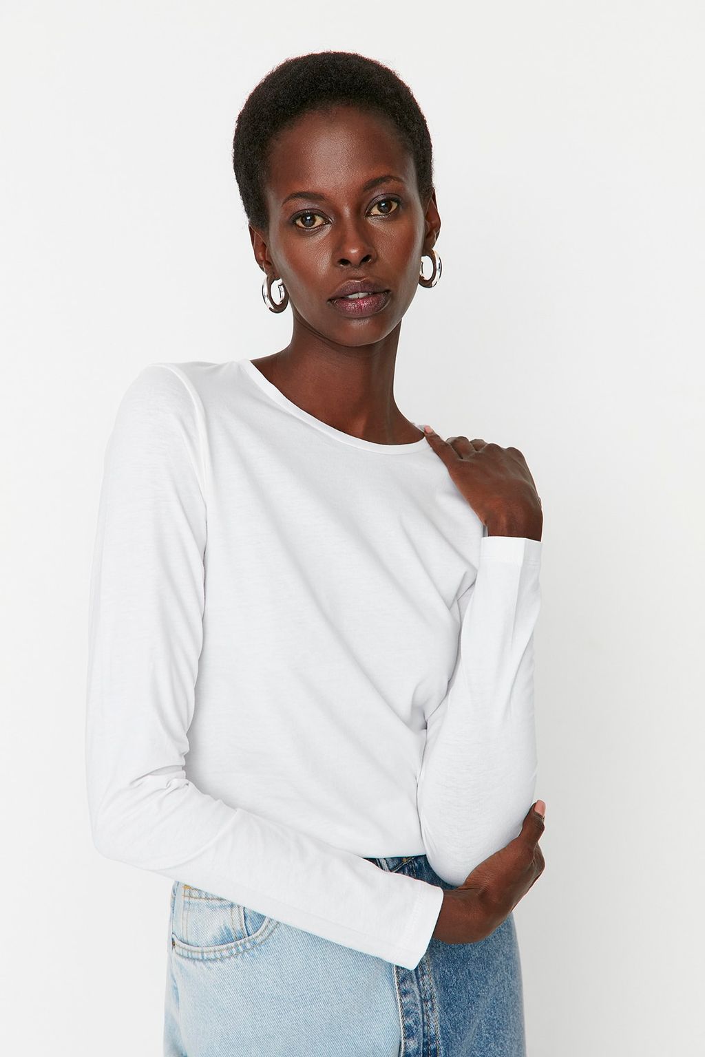 TRENDYOLMILLA Beyaz %100 Pamuk Uzun Kollu Bisiklet Yaka Regular/Normal Kal?p Basic Orme T-Shirt TWOAW21TS0098  фото 6