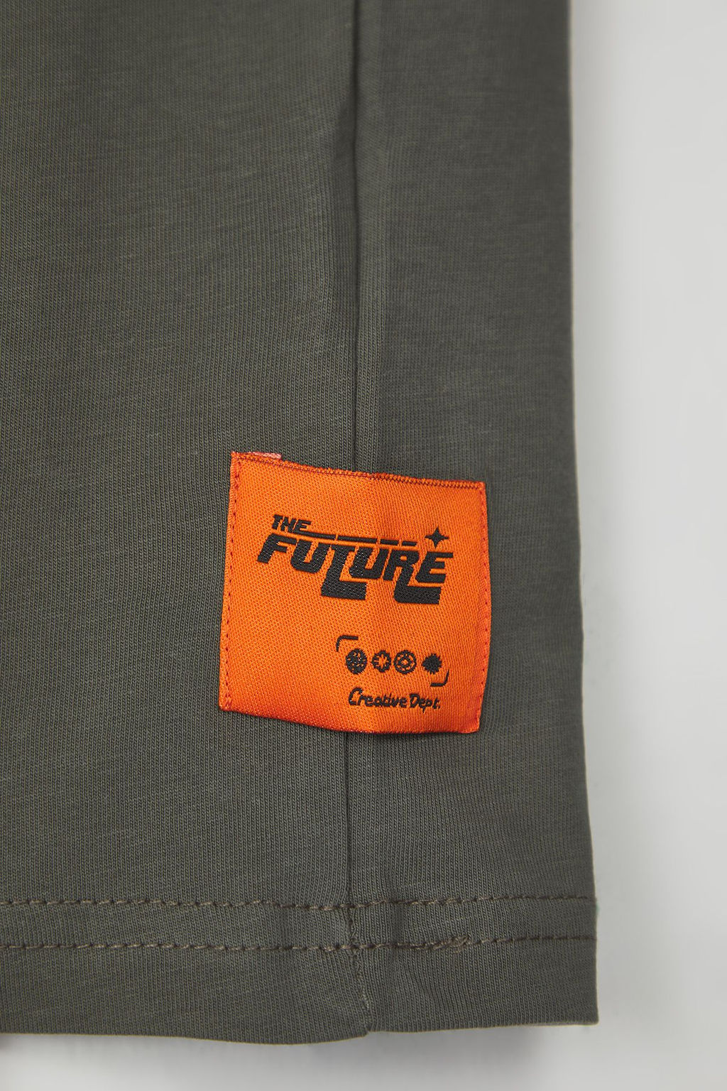Gri Oversize/Genis Kesim Kabar?k Yaz? Bask?l? Etiketli S?f?r Kol T-Shirt/Atlet TMNSS24AL00005
