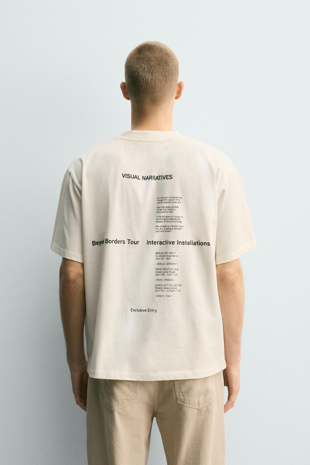 CAMISETA GR?FICO CONTRASTE / Crudo / Beige