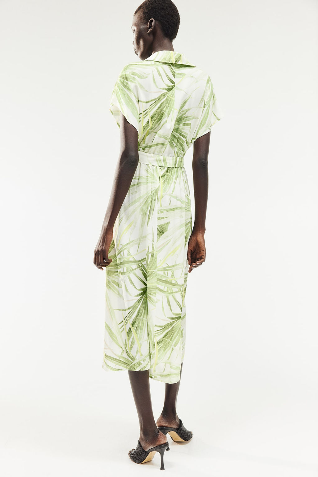 Vestido camisero con cinturon de anudar - H&m фото 4
