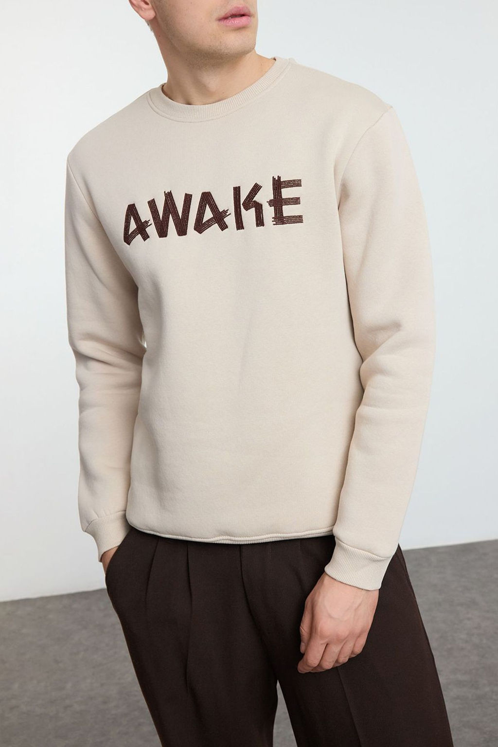 Trendyolmilla Man Tas Oversize/Genis Kesim Ici Polar/S?cak Tutan Yaz? Nak?sl? Sweatshirt TMNAW25SW00061  фото 2