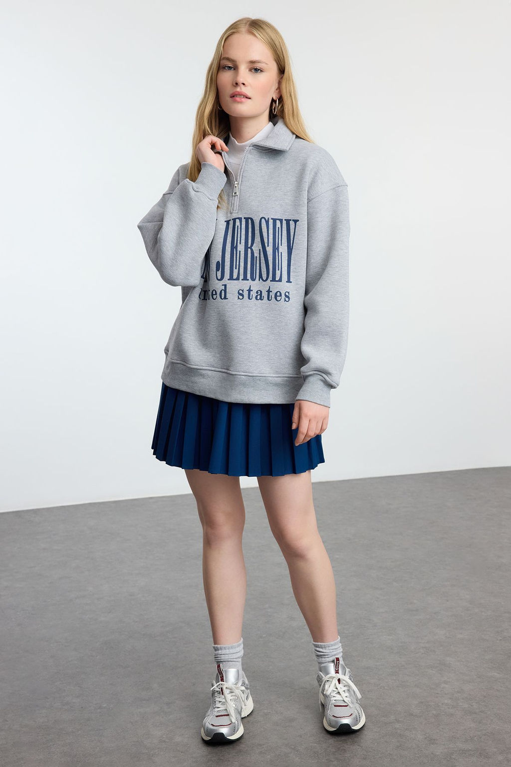 TRENDYOLMILLA Gri Melanj Oversize Kal?p Kal?n ici Polarl? Slogan Bask?l? Fermuarl? Orme Sweatshirt TWOAW25SW00134 фото 7