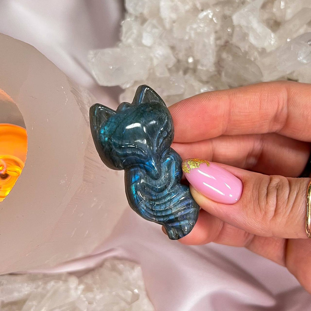 Фигурка резная Лиса "Кицунэ"" из Лабрадора